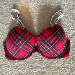 Victoria’s Secret 36C T-shirt push-up